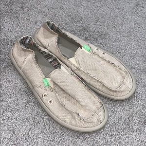 Brand new men's size 11 Sanuk